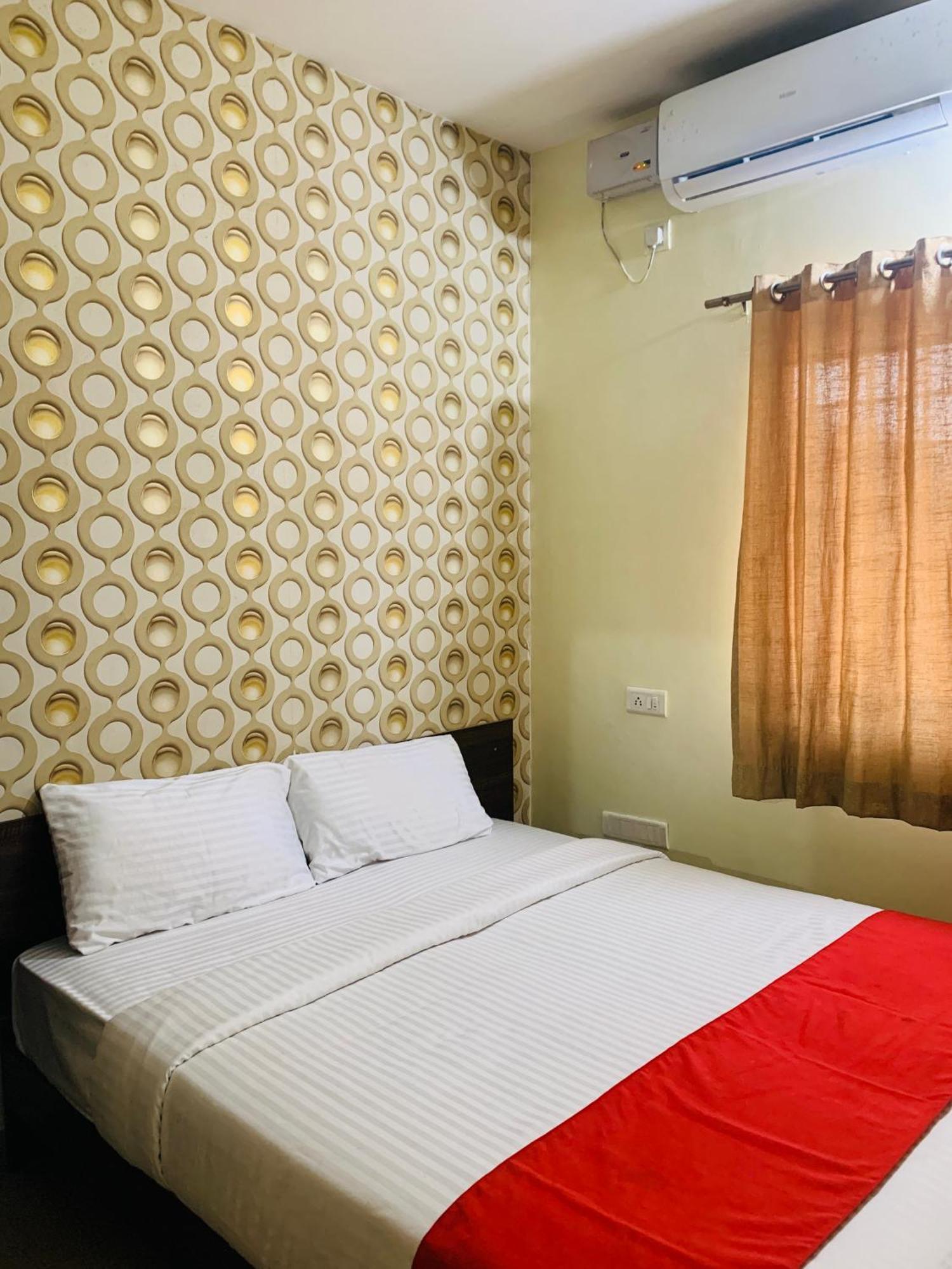 Western Silicon Hotel Kammasandra 외부 사진